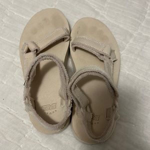 TEVA PLATFORM IVORY WOMENS 7